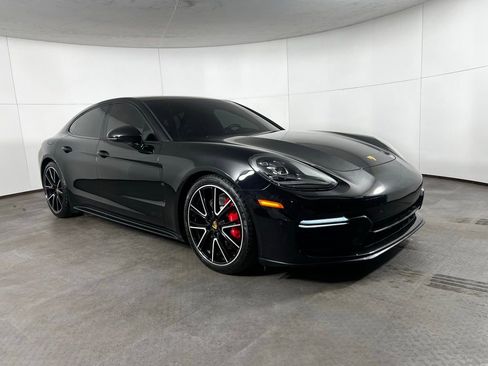 Certified 2020 Porsche Panamera GTS image 9