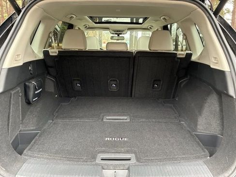 Used 2023 Nissan Rogue SL w/ SL Premium Package image 17