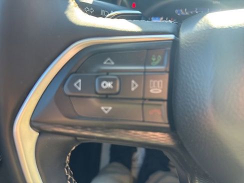 Certified 2023 Jeep Grand Cherokee Laredo image 24