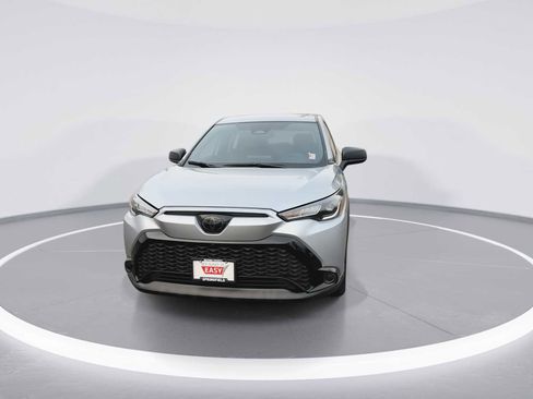 Certified 2025 Toyota Corolla Cross AWD Hybrid image 3