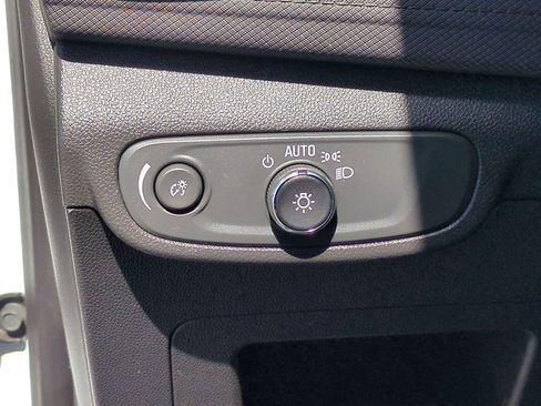 Used 2025 Chevrolet TrailBlazer LT FWD image 23