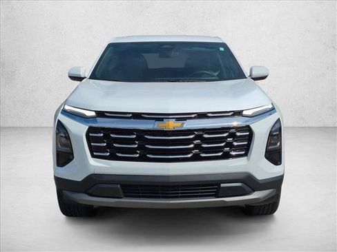 Used 2026 Chevrolet Equinox LT w/ Convenience Package II FWD image 3