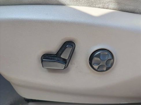 Used 2019 Chrysler Pacifica Touring-L Plus w/ Advanced Safetytec Group FWD image 24