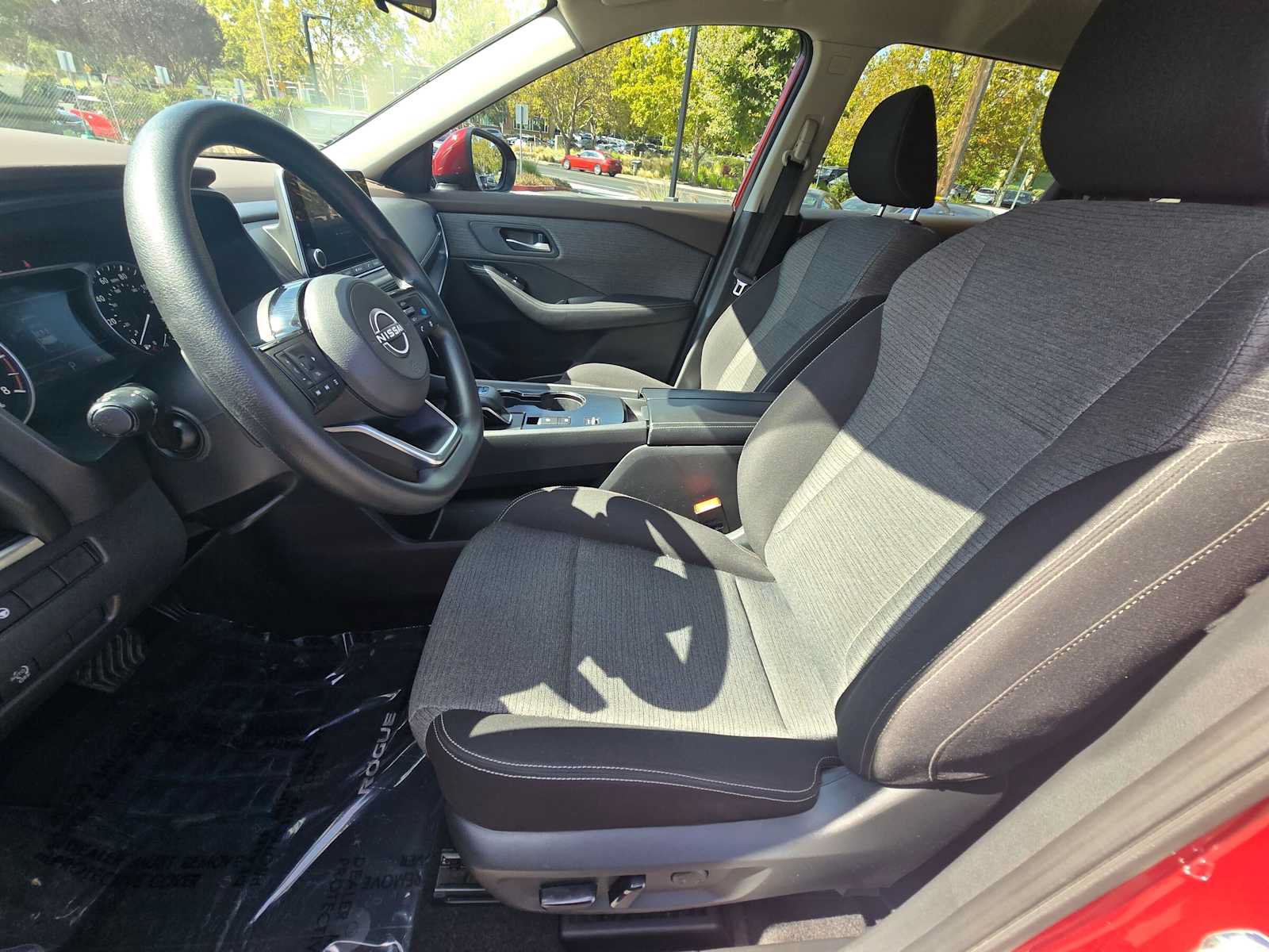 Used 2023 Nissan Rogue SV FWD image 21