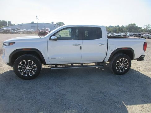 New 2026 GMC Canyon Denali AWD/4WD image 9