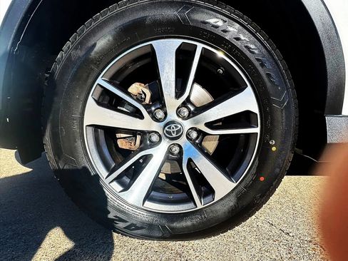 Used 2017 Toyota RAV4 XLE image 11