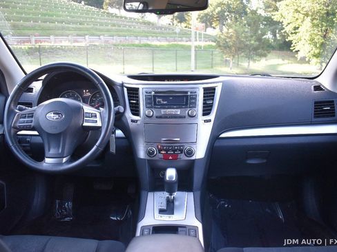Used 2013 Subaru Outback 2.5i Premium AWD/4WD image 17