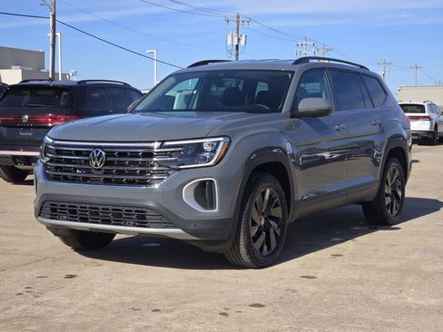 New 2026 Volkswagen Atlas SE image 2