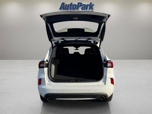 Certified 2023 Ford Escape ST-Line w/ Tech Pack #1 image 8