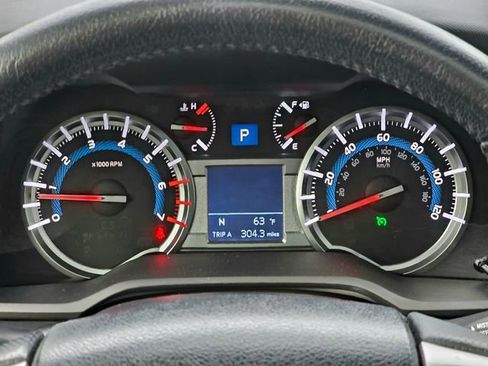 Used 2018 Toyota 4Runner SR5 Premium image 32