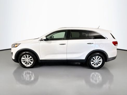 Used 2017 Kia Sorento FWD image 6