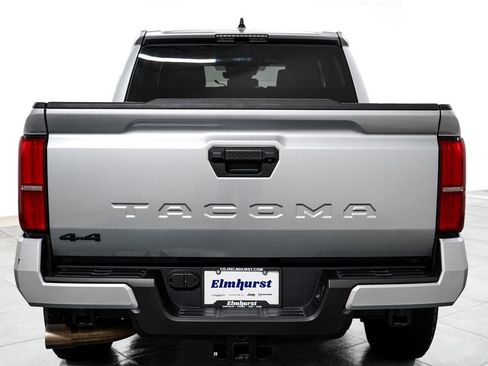 Used 2025 Toyota Tacoma TRD Off-Road AWD/4WD image 6