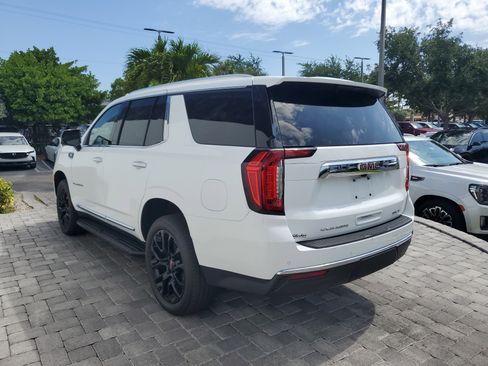 Used 2023 GMC Yukon SLT w/ SLT Premium Package RWD image 4