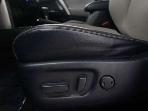 Used 2017 Toyota RAV4 Limited image 24