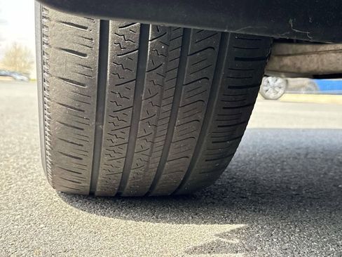 Used 2018 Nissan Pathfinder Platinum image 11