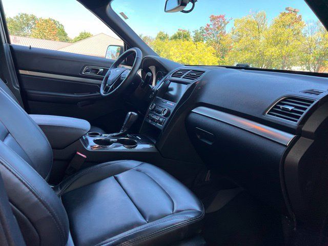 Used 2019 Ford Explorer XLT w/ Equipment Group 202A FWD image 22