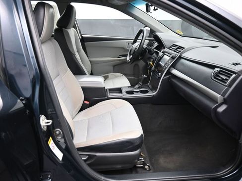 Used 2016 Toyota Camry SE image 23