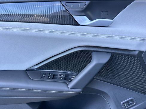 New 2026 Volkswagen Tiguan SE R-Line image 10