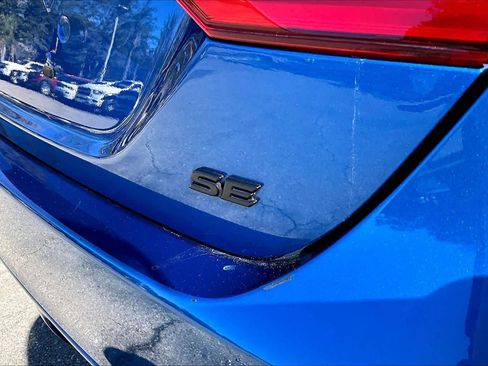 Used 2019 Toyota Camry SE image 10