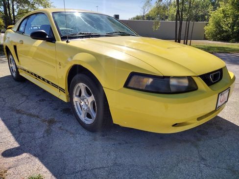 Used 2003 Ford Mustang Coupe image 3