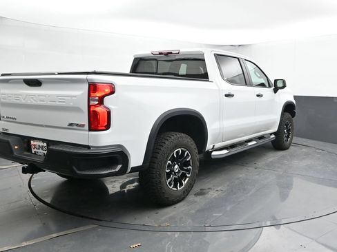 Used 2024 Chevrolet Silverado 1500 ZR2 w/ Technology Package AWD/4WD image 8