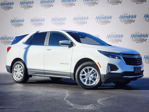 Used 2024 Chevrolet Equinox LT image 2