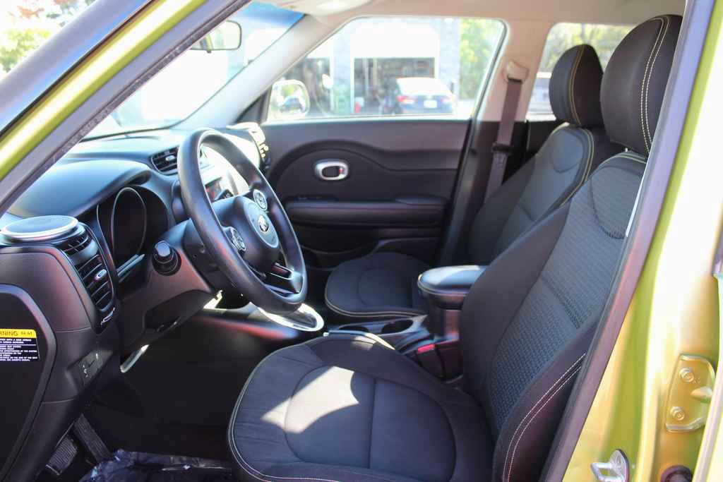 Used 2015 Kia Soul + FWD image 21