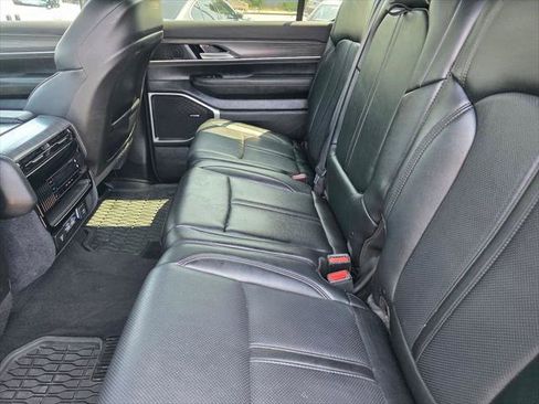 Certified 2024 Jeep Wagoneer L Series II w/ Flexible Seating Group AWD/4WD image 15