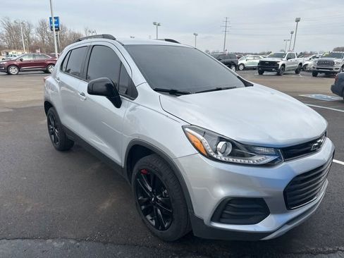 Used 2020 Chevrolet Trax LT w/ Redline Edition image 3
