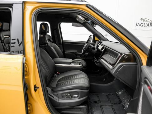 Used 2023 Rivian R1S Adventure image 33