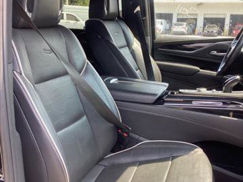 Used 2023 Cadillac Escalade ESV Sport image 33
