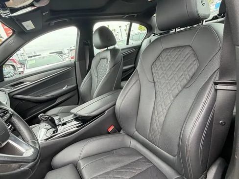Used 2022 BMW 530i w/ Convenience Package RWD image 6
