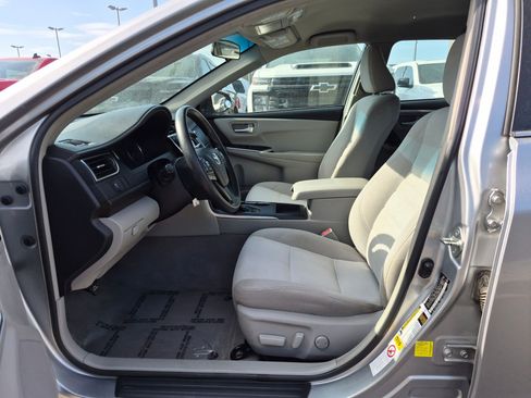 Used 2017 Toyota Camry LE FWD image 15
