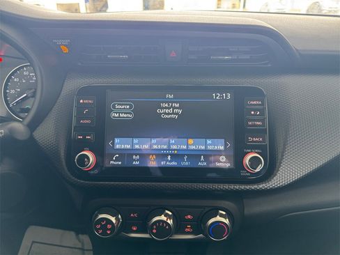 Used 2024 Nissan Kicks SV image 17