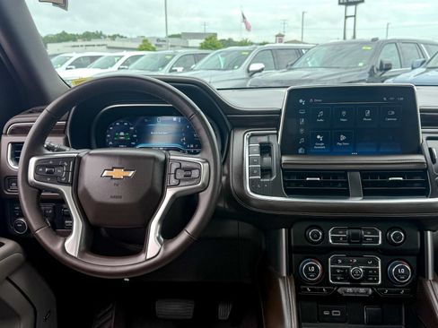Used 2023 Chevrolet Tahoe Premier AWD/4WD image 25