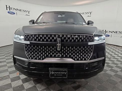 New 2025 Lincoln Navigator L Reserve image 2