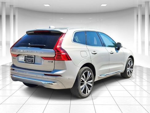 Used 2023 Volvo XC60 B5 Plus w/ Climate Package AWD/4WD image 3