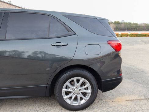 Used 2019 Chevrolet Equinox LS w/ LS Convenience Package image 5