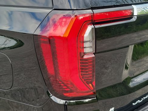 New 2026 GMC Yukon XL Elevation w/ Elevation Premium Package AWD/4WD image 15