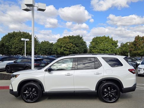 New 2025 Honda Pilot Black Edition image 7