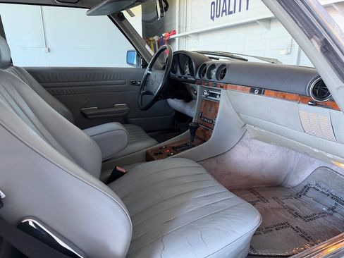 Used 1987 Mercedes-Benz 560 SL image 17