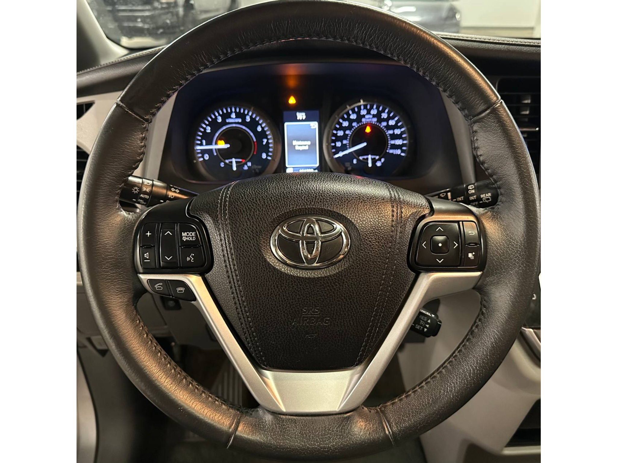 Used 2017 Toyota Sienna XLE w/ XLE Navigation Package FWD image 26
