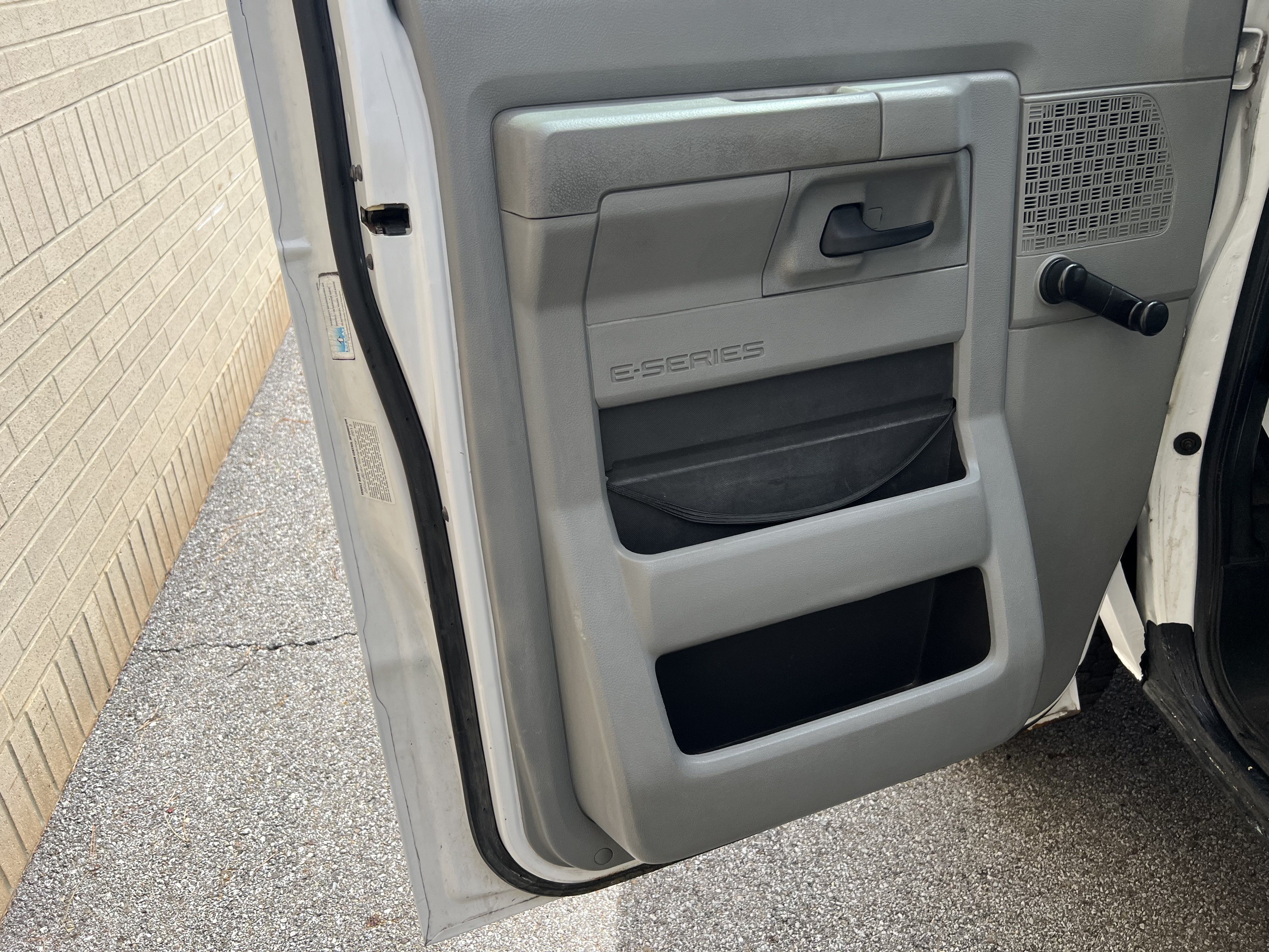 Used 2013 Ford E-350 and Econoline 350 Super Duty w/ Shuttle Bus Prep Pkg RWD image 26