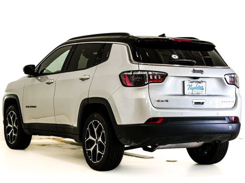 Used 2025 Jeep Compass Limited AWD/4WD image 7