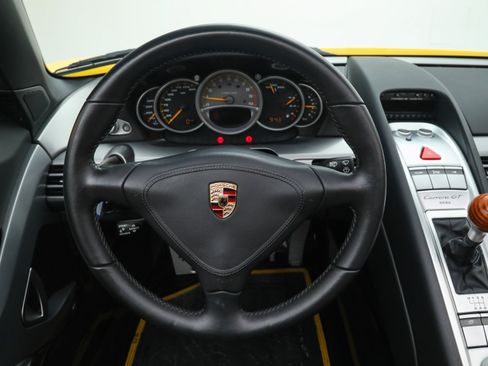 Used 2005 Porsche Carrera GT RWD image 30