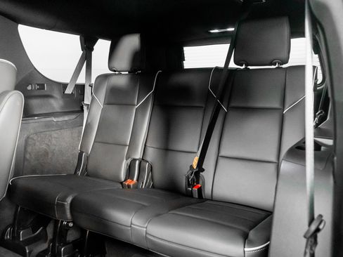 Used 2024 Cadillac Escalade ESV Premium Luxury image 36