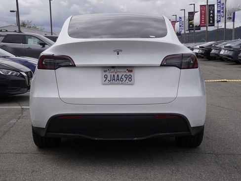 Used 2023 Tesla Model Y AWD image 5