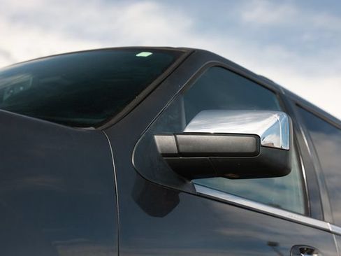 Used 2016 Lincoln Navigator Select RWD image 42