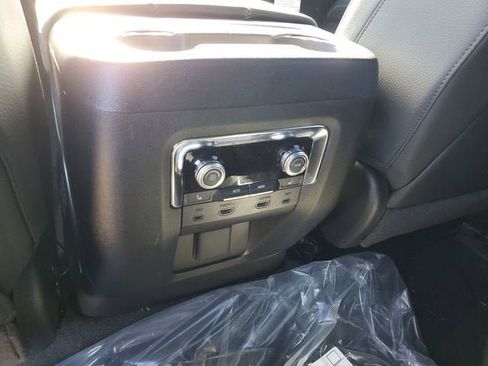 New 2026 GMC Yukon XL Denali w/ Denali Reserve Package AWD/4WD image 16