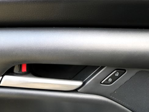 Used 2021 MAZDA MAZDA3 s image 12